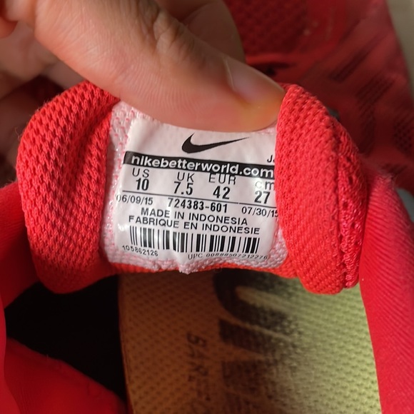 Cute hot pink Nike runners 💗 - Picture 4 of 4